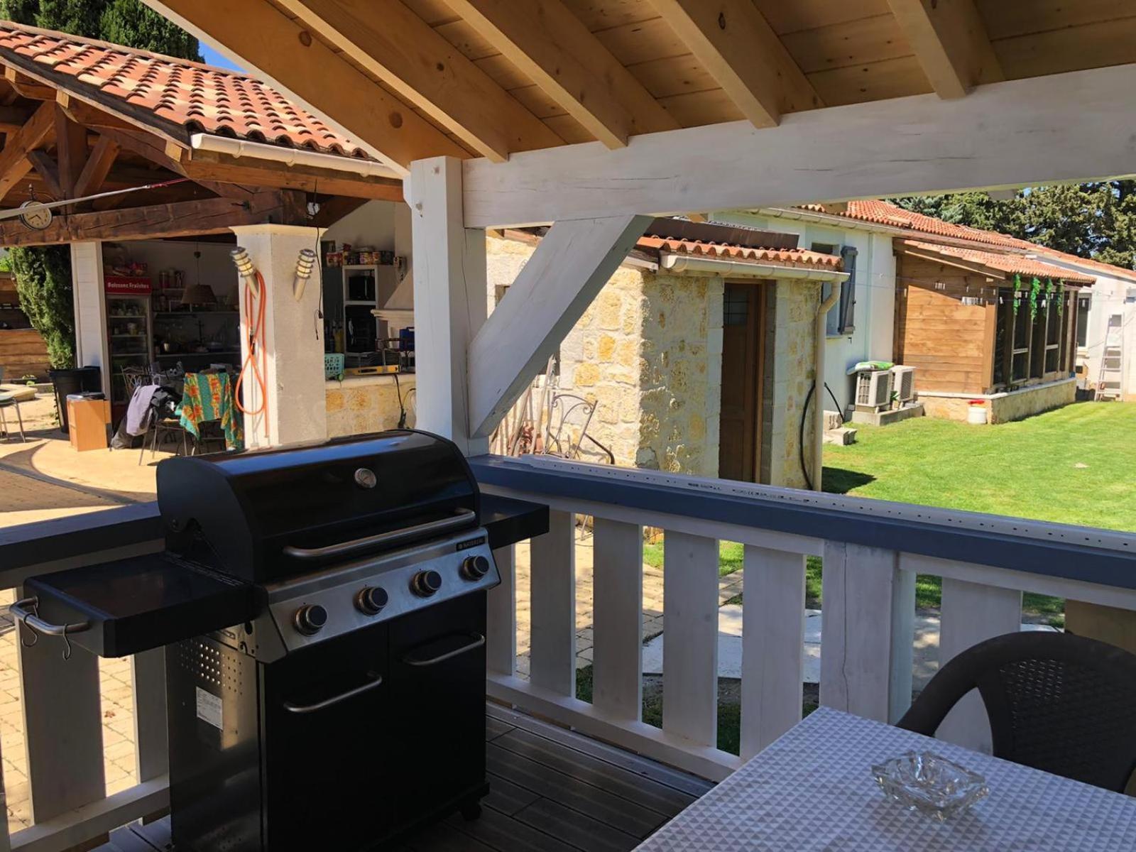 Chalet Mont Ventoux Et Chalet Vip Camaret-sur-Aigues المظهر الخارجي الصورة